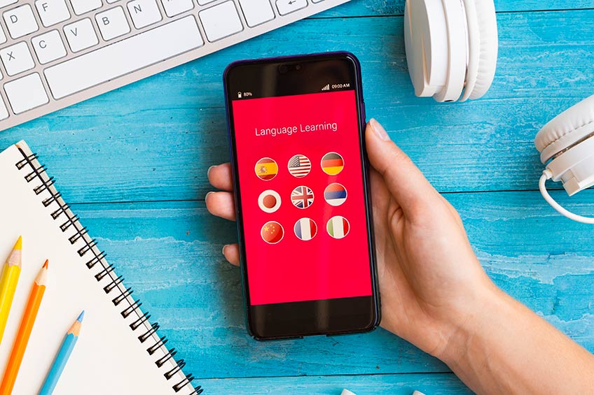 learning world languages app on smartphone
