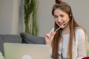 girl learning a new language online